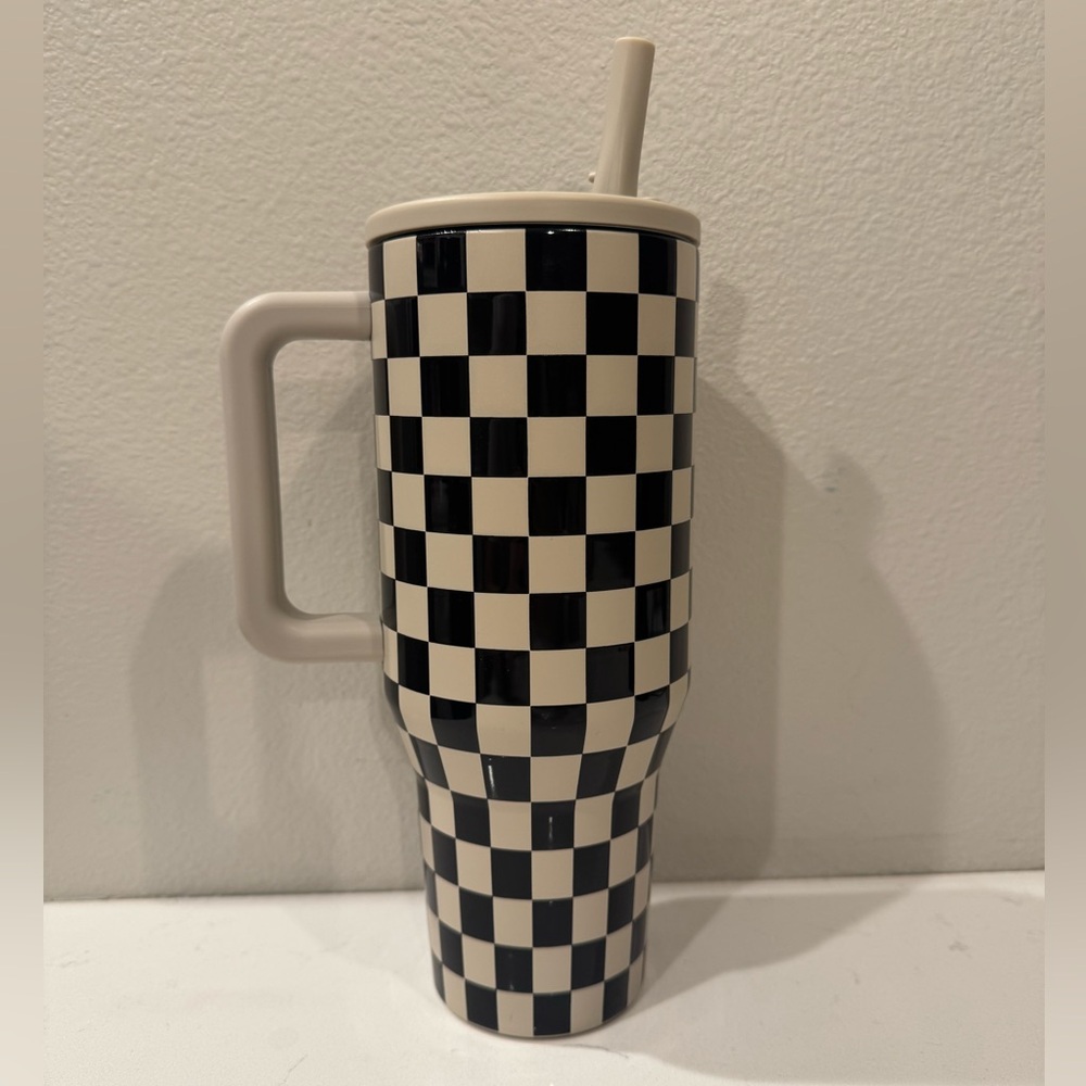 Tan and black checkered 40 oz HydroJug traveler